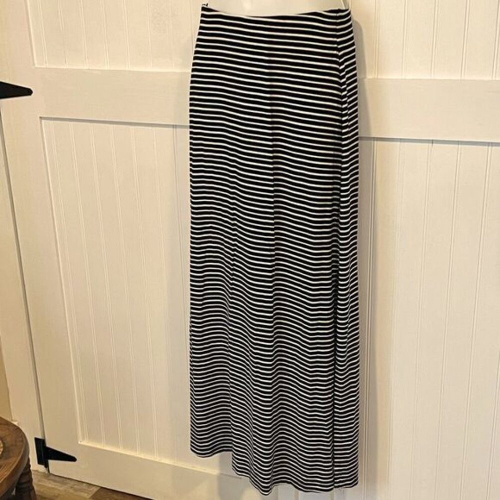 Ann Taylor Long black & white petite skirt size XXSP